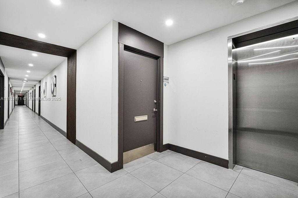 Small Image of 2640 HOLLYWOOD BLVD #120, Hollywood Number 53