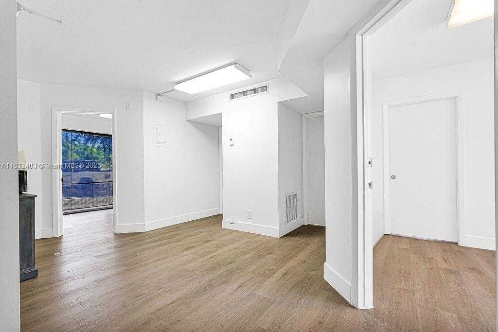 Small Image of 150 SOUTH EAST 12TH ST #101-4, Fort Lauderdale Number 11