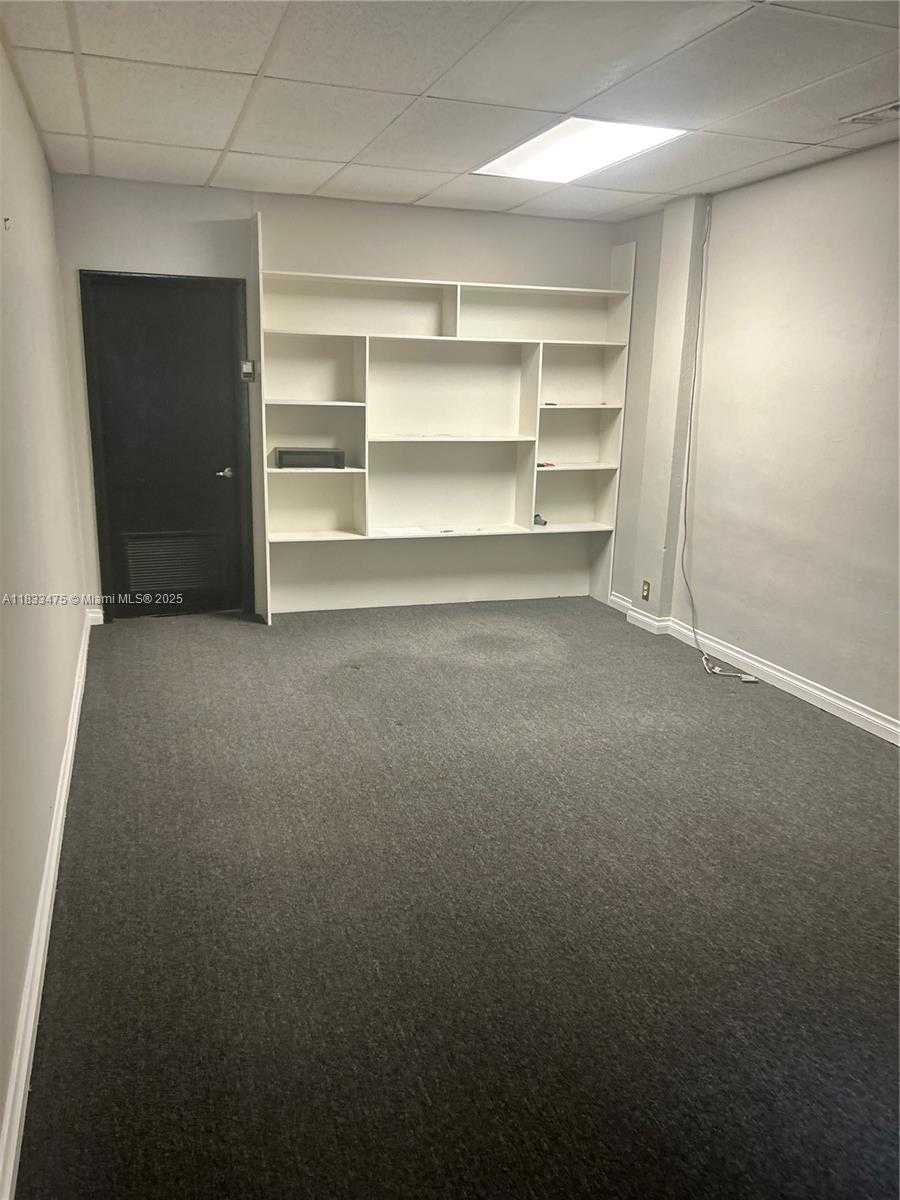 Small Image of 2130 HOLLYWOOD BLVD #B, Hollywood Number 5