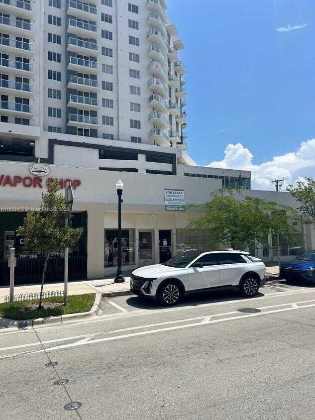Small Image of 2130 HOLLYWOOD BLVD #B, Hollywood Number 6