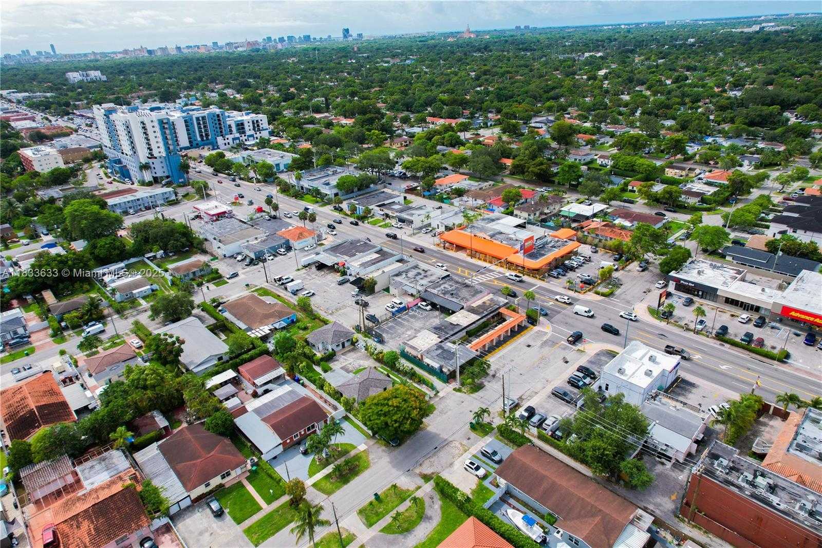 Small Image of 6471 SOUTH WEST 8TH ST, Miami Number 7