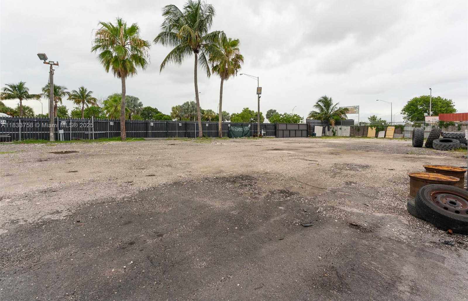Small Image of 2695 NORTH WEST 141ST ST, Opa-Locka Number 20