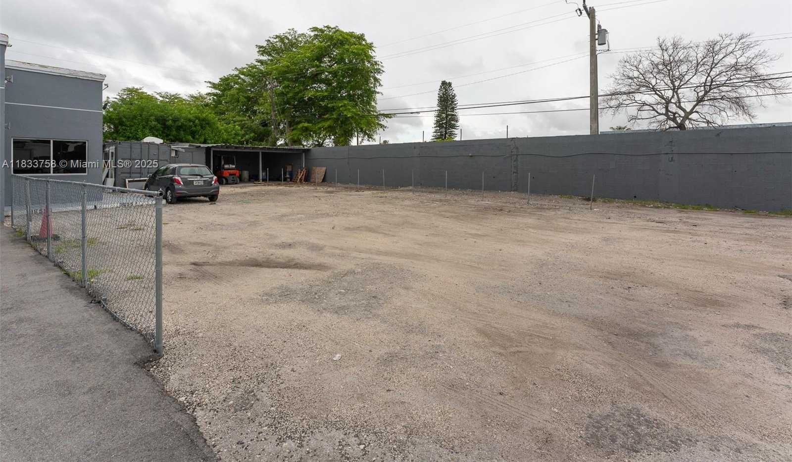 Small Image of 2695 NORTH WEST 141ST ST, Opa-Locka Number 7