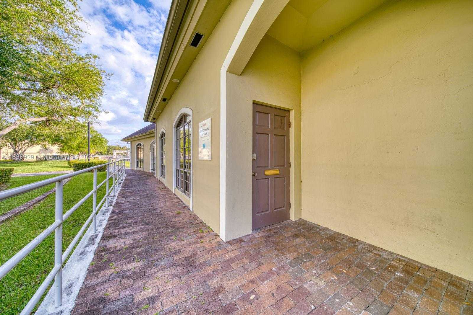 Small Image of 9225 SOUTH WEST 158TH LN #B, Palmetto Bay Number 5