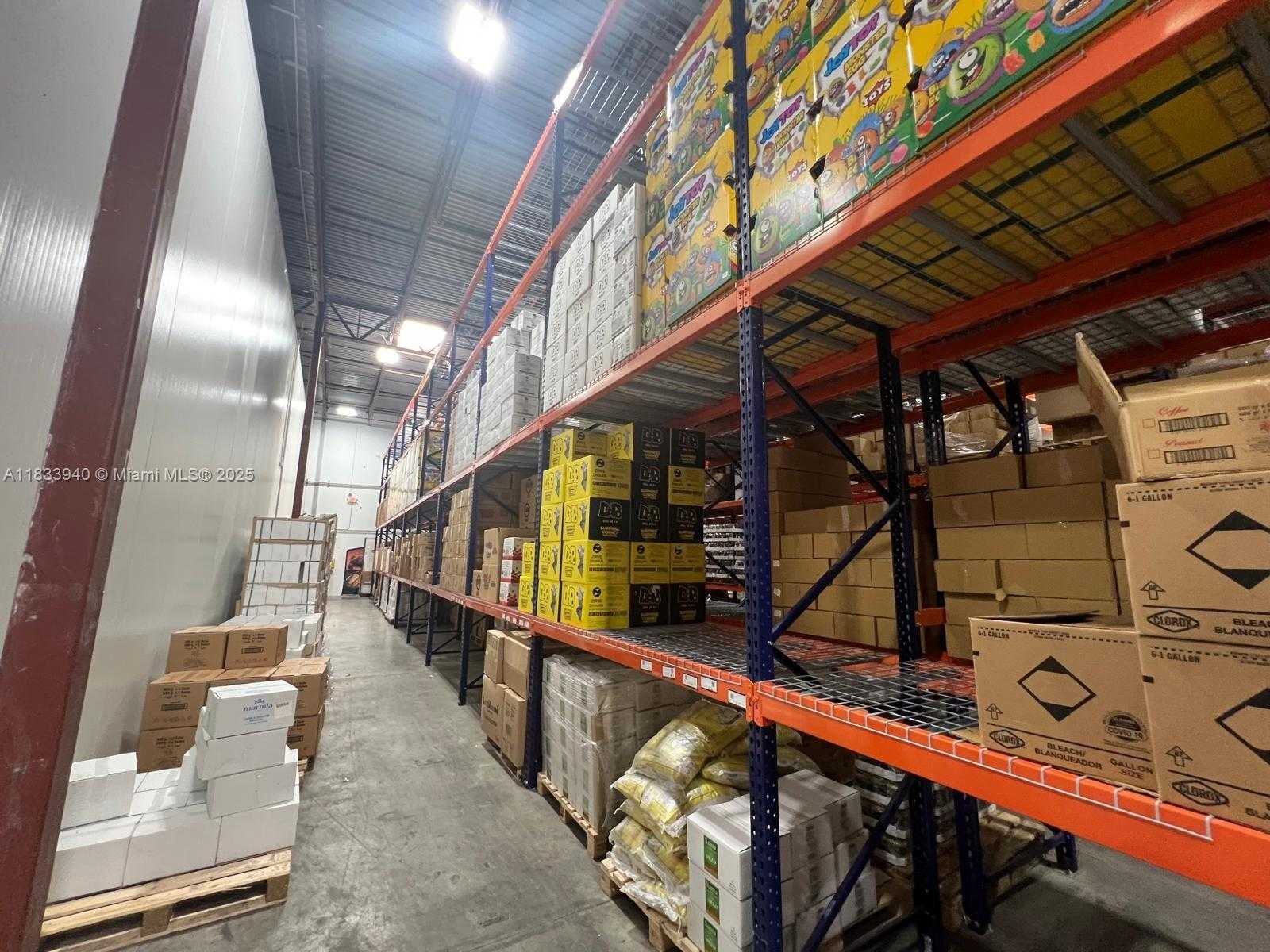 Small Image of 2501 DAVIE RD, Davie Number 10