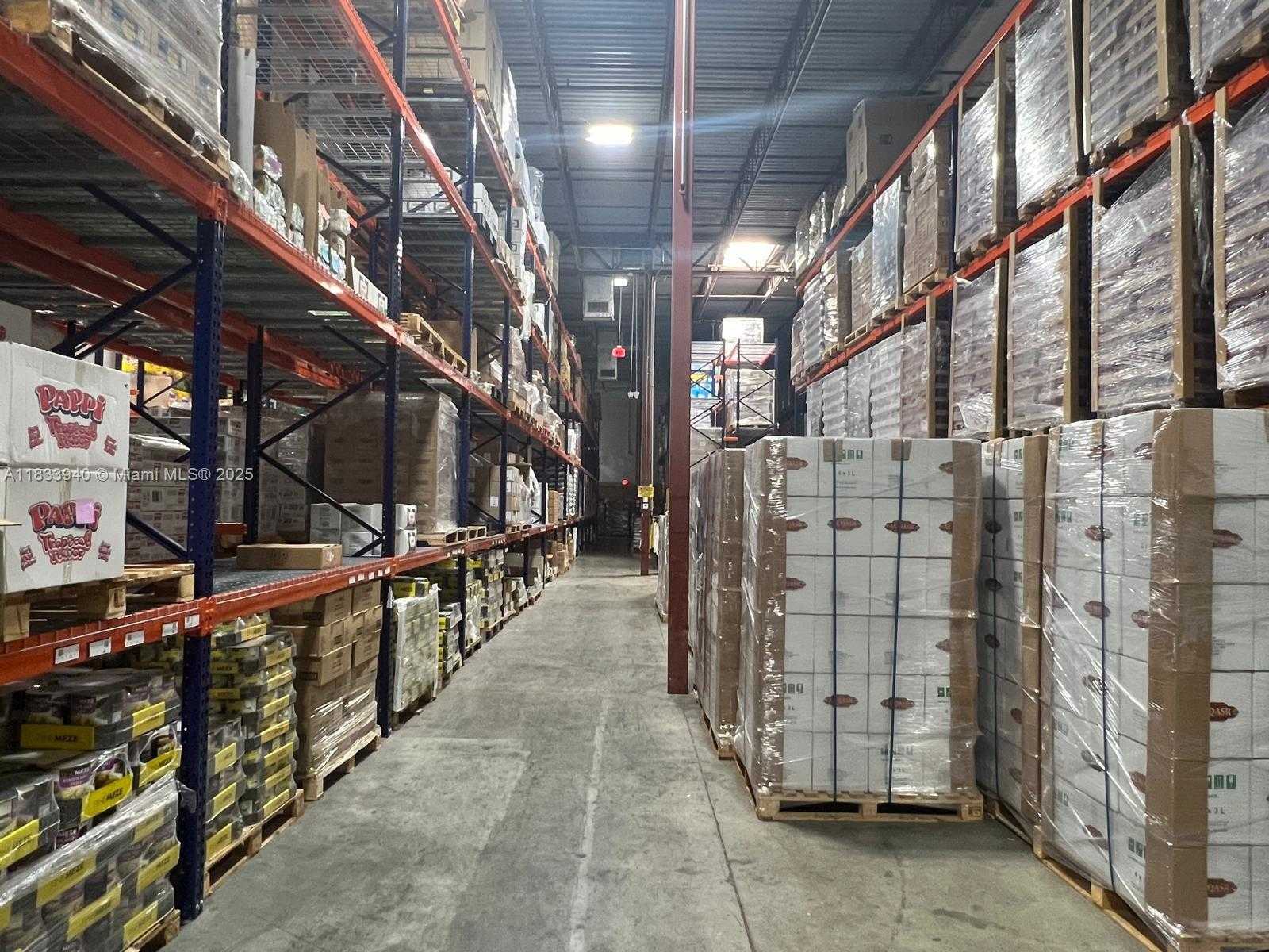Small Image of 2501 DAVIE RD, Davie Number 11