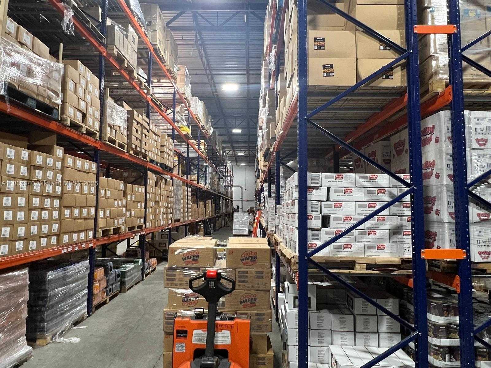 Small Image of 2501 DAVIE RD, Davie Number 3