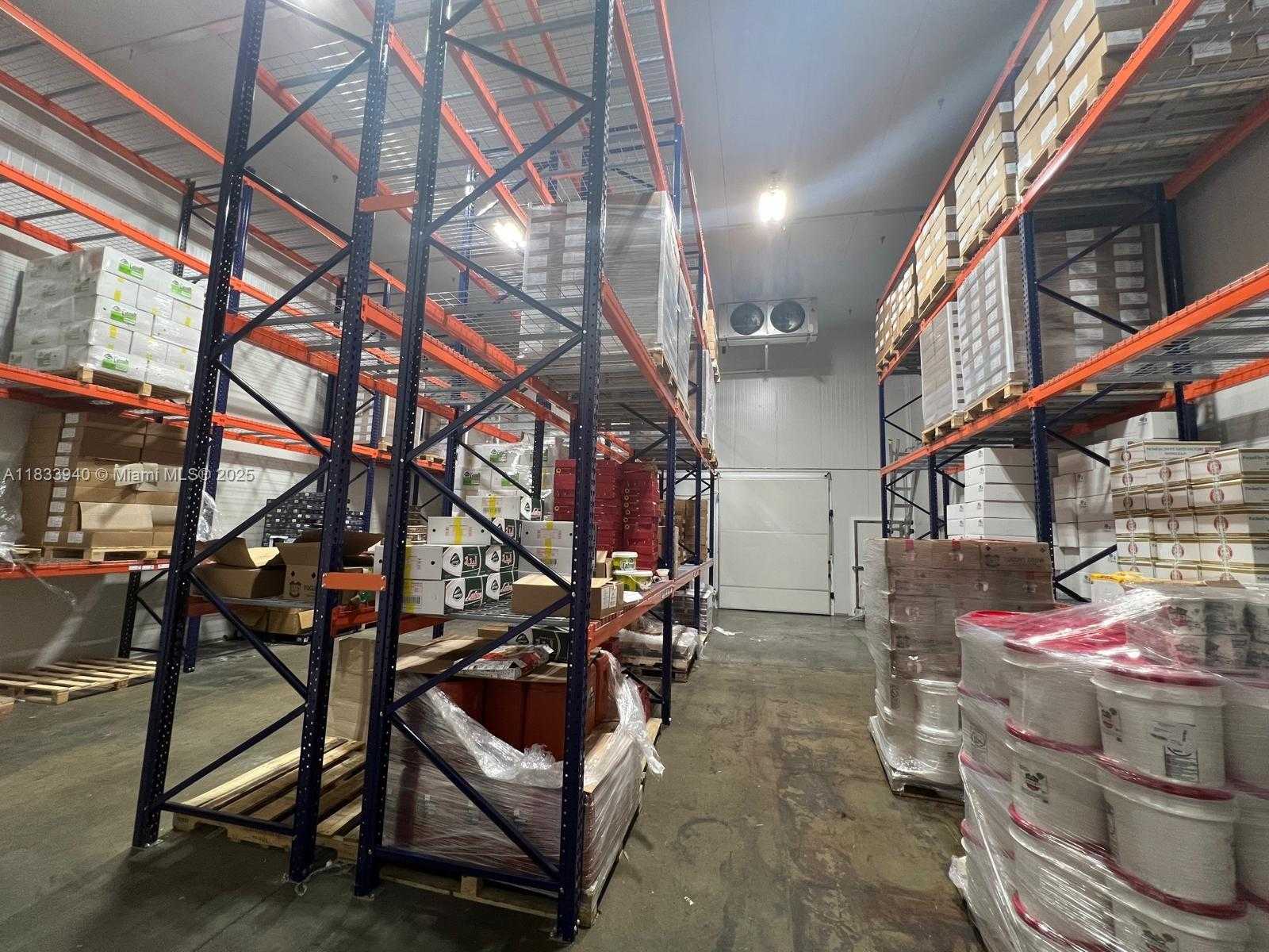 Small Image of 2501 DAVIE RD, Davie Number 7