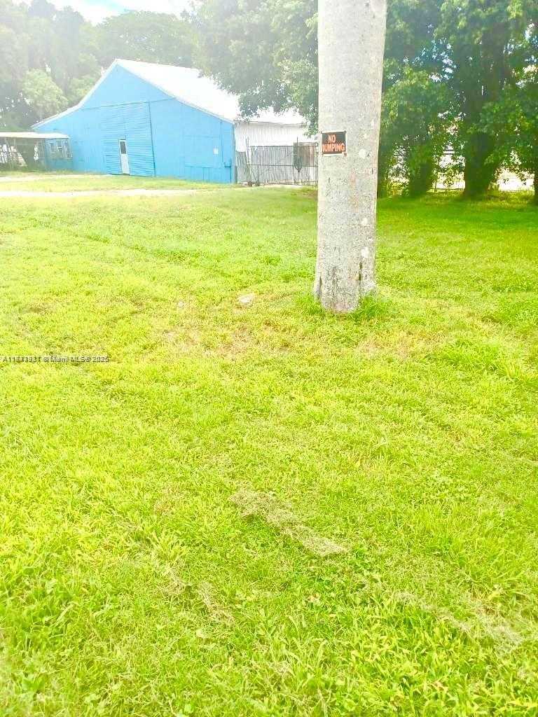 Small Image of 12181 EVERGLADES ST, Canal Point Number 2