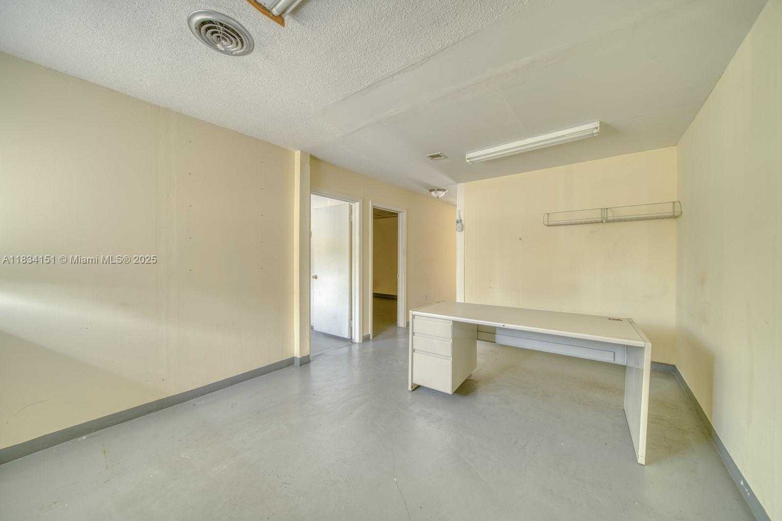 Small Image of 2 FOR RENT IN NORTH MIAMI BEACH, North Miami Beach Number 11