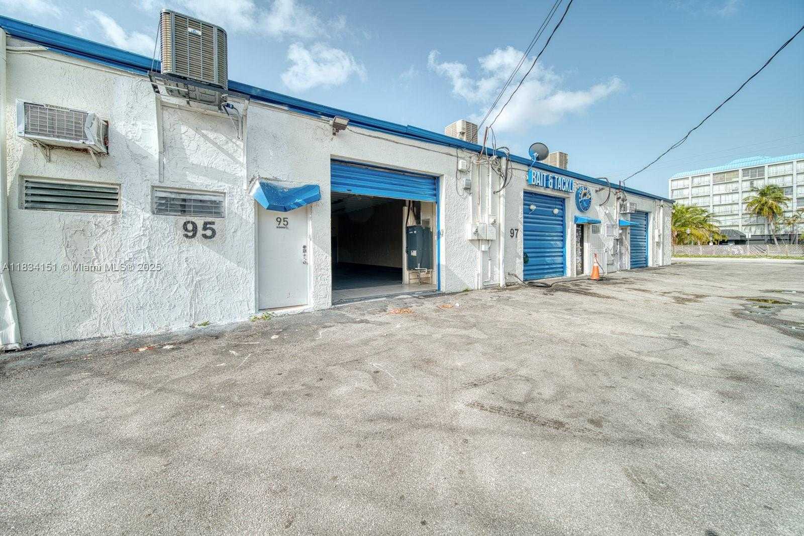 Small Image of 2 FOR RENT IN NORTH MIAMI BEACH, North Miami Beach Number 2