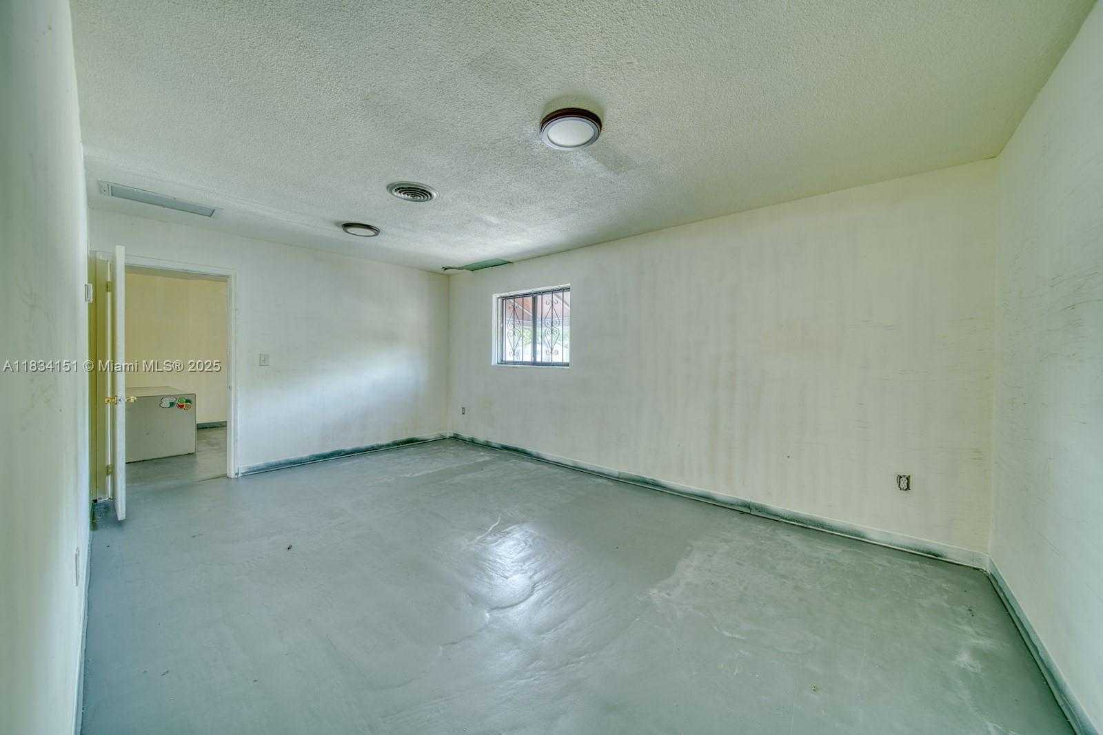 Small Image of 2 FOR RENT IN NORTH MIAMI BEACH, North Miami Beach Number 6