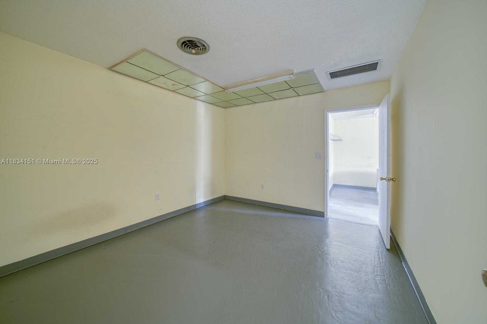 Small Image of 2 FOR RENT IN NORTH MIAMI BEACH, North Miami Beach Number 7