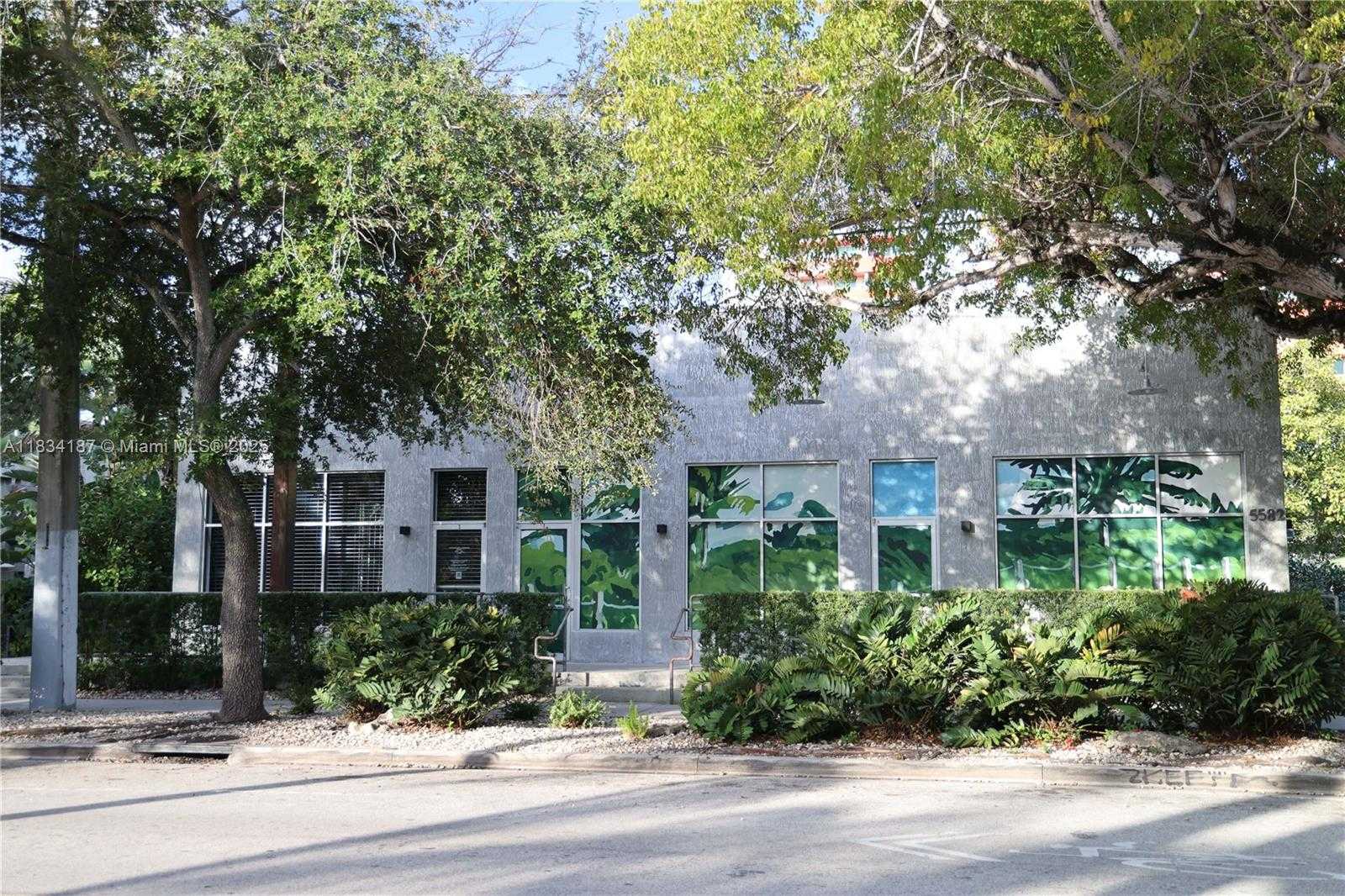Small Image of 5582 NORTH EAST 4TH CT, Miami Number 4