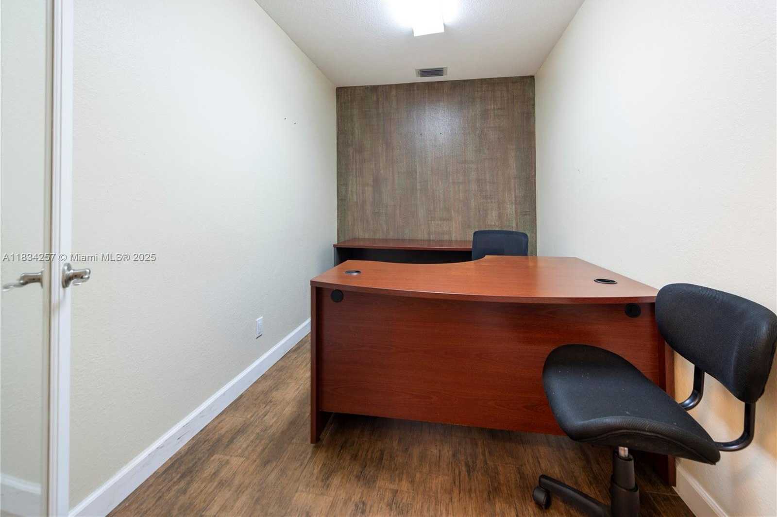 Small Image of 45 EAST SHERIDAN ST, Dania Beach Number 16