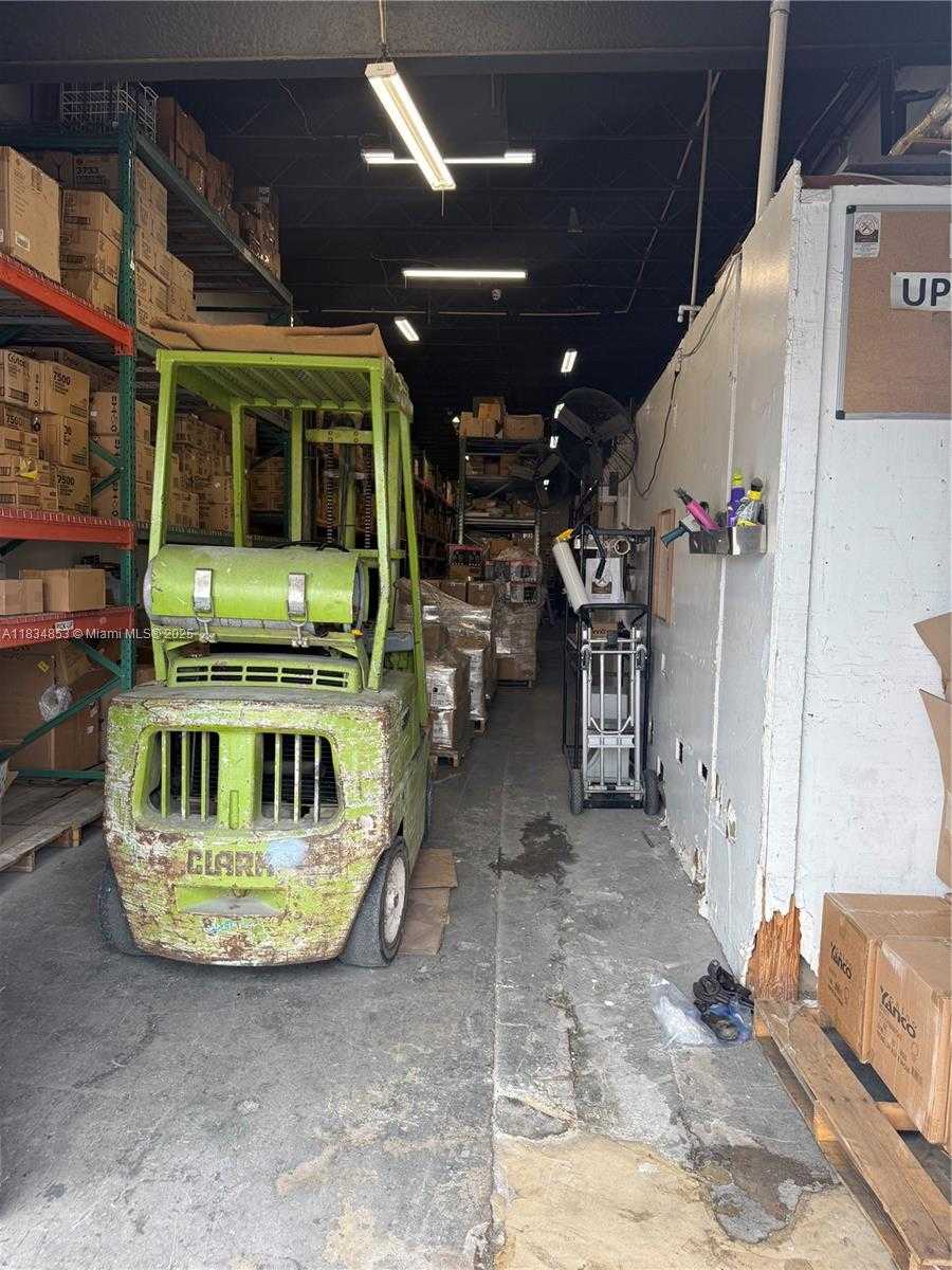 Small Image of 3771 NORTH WEST 51ST ST #3771-C, Hialeah Number 2