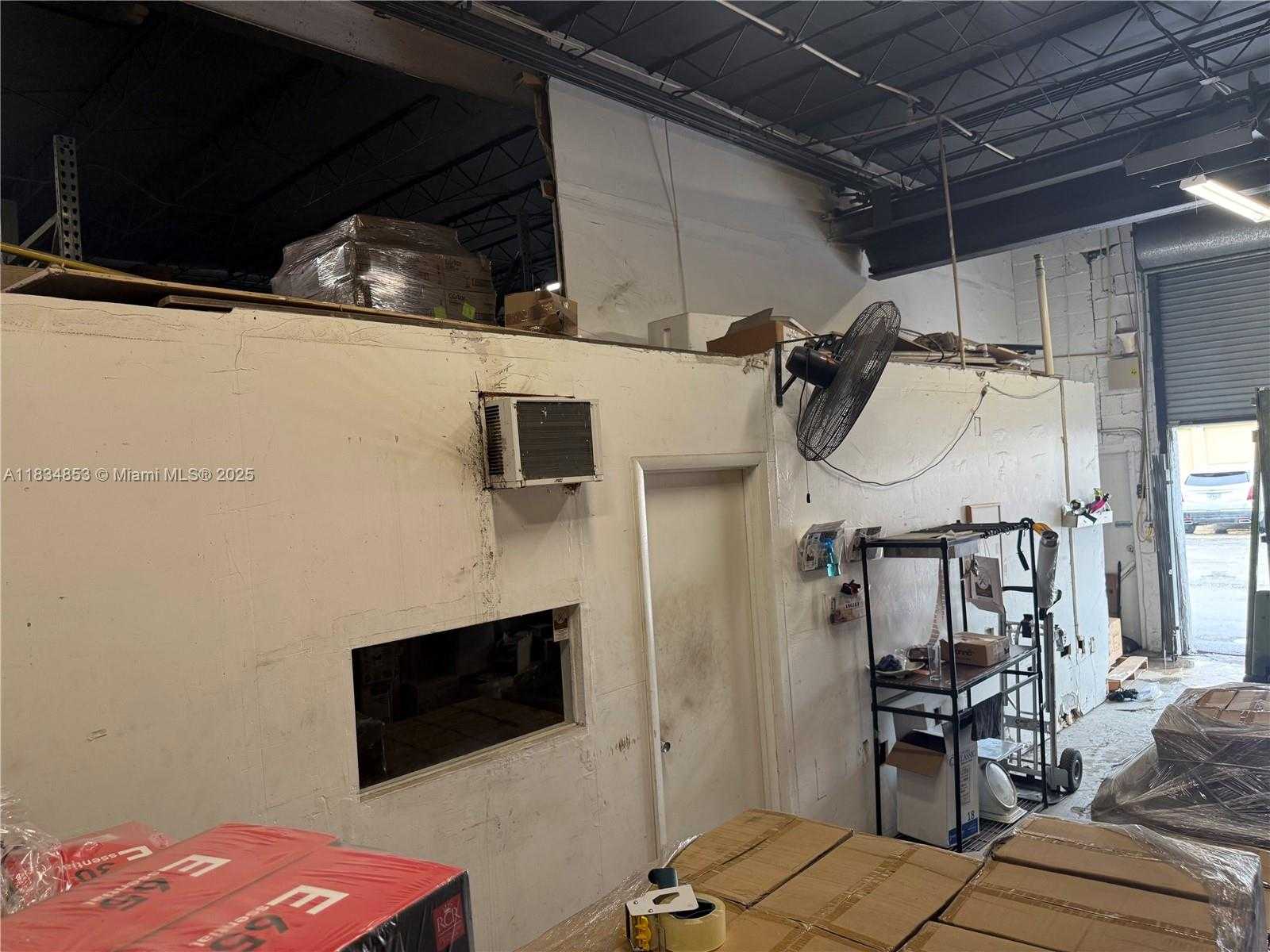 Small Image of 3771 NORTH WEST 51ST ST #3771-C, Hialeah Number 4