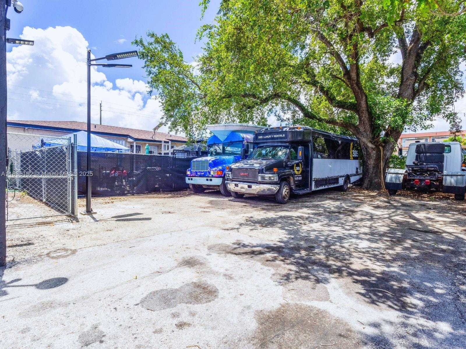 Small Image of 3490 NORTH WEST 32ND AVE, Miami Number 14