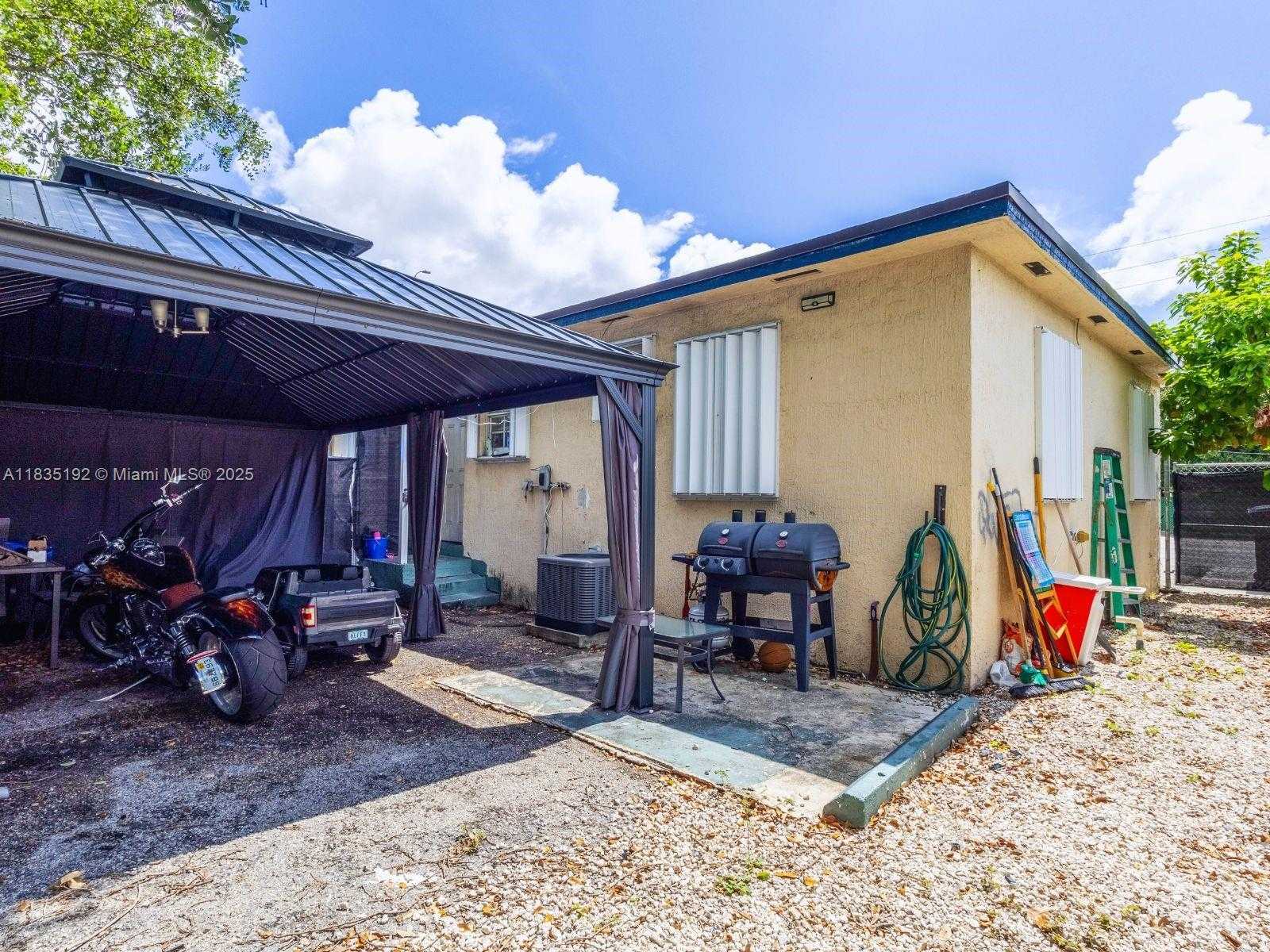 Small Image of 3490 NORTH WEST 32ND AVE, Miami Number 21