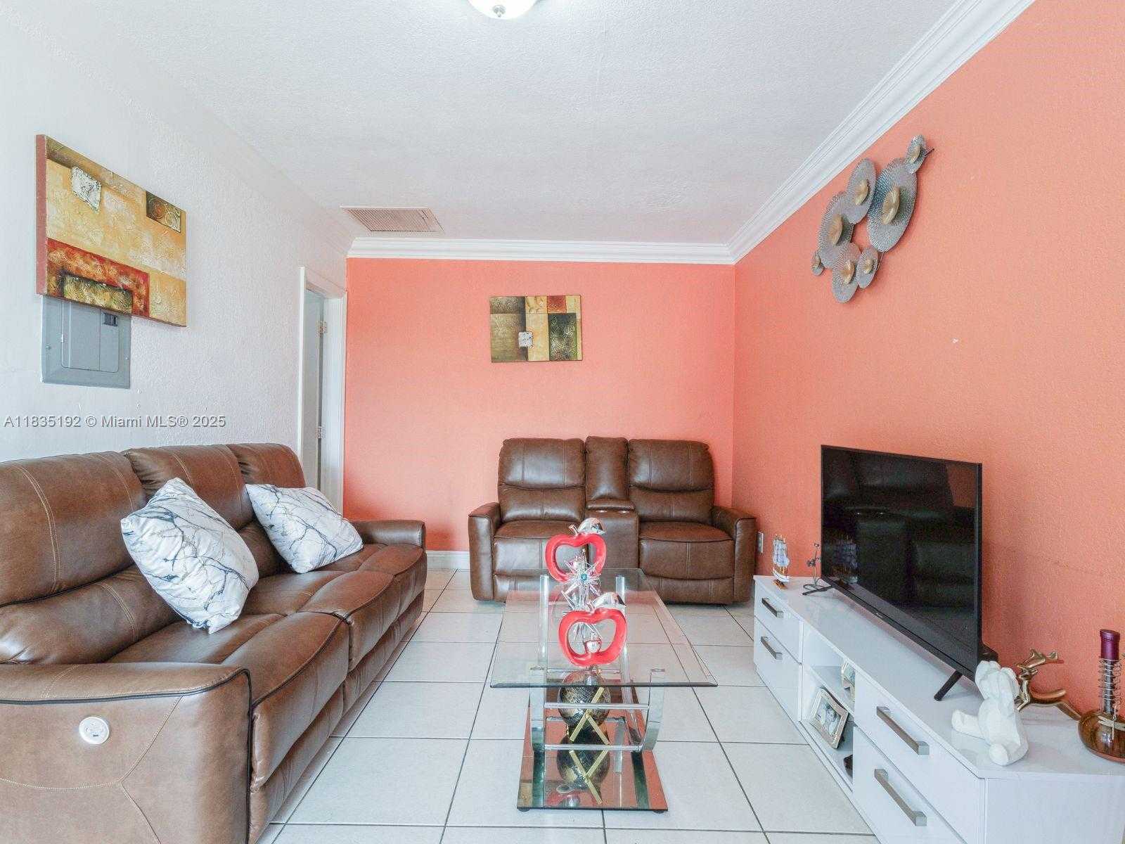 Small Image of 3490 NORTH WEST 32ND AVE, Miami Number 7
