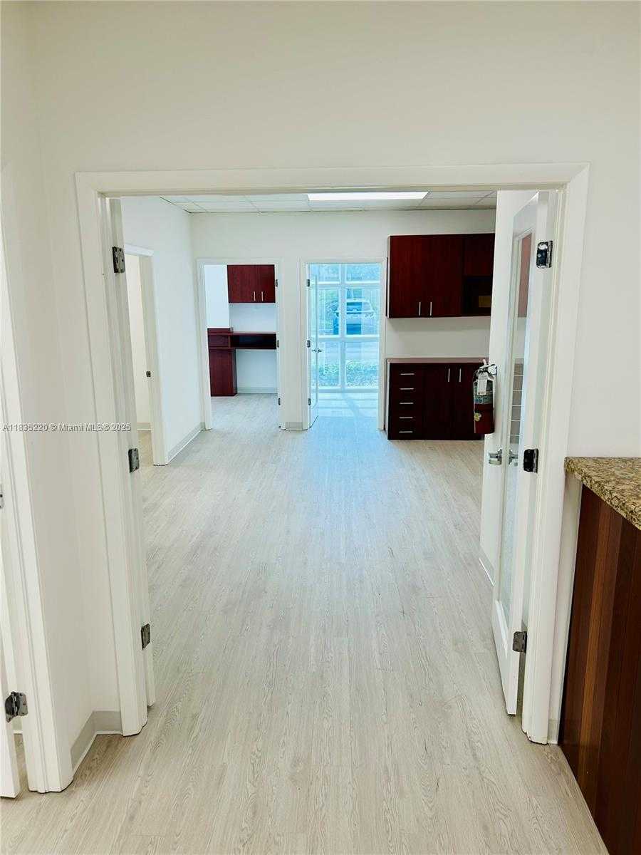 Small Image of 10305 NORTH WEST 41ST ST #100, Doral Number 7