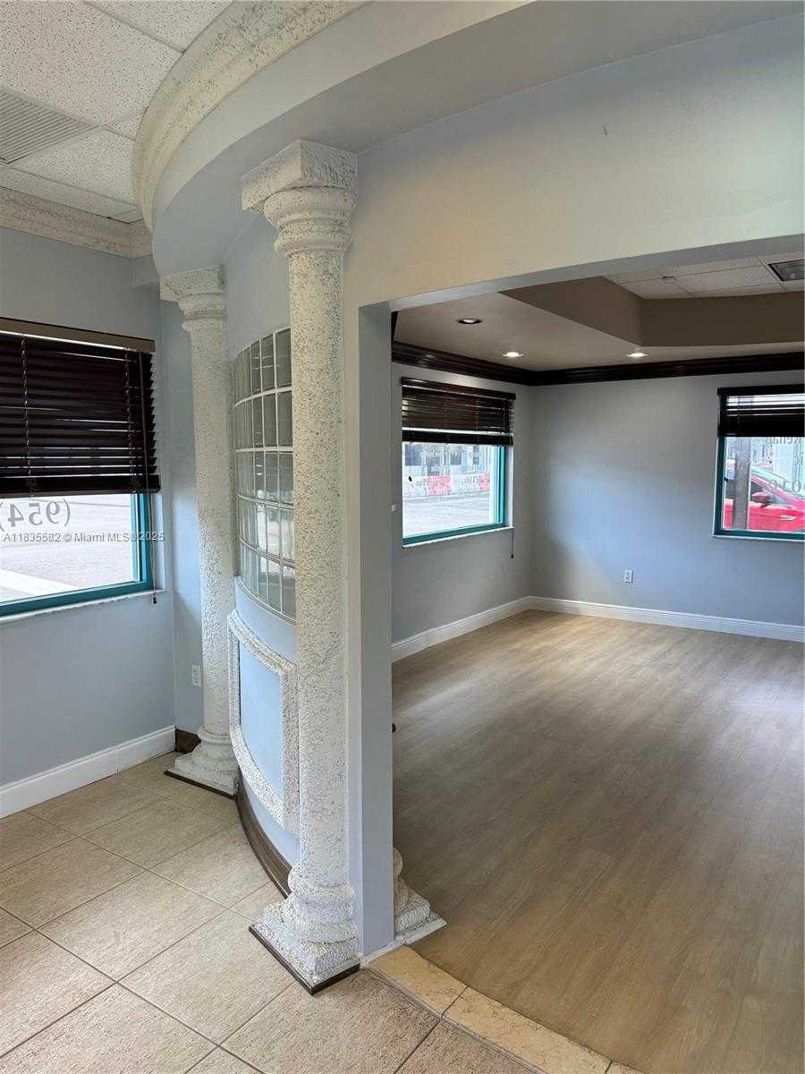 Small Image of 1955 TYLER ST, Hollywood Number 6