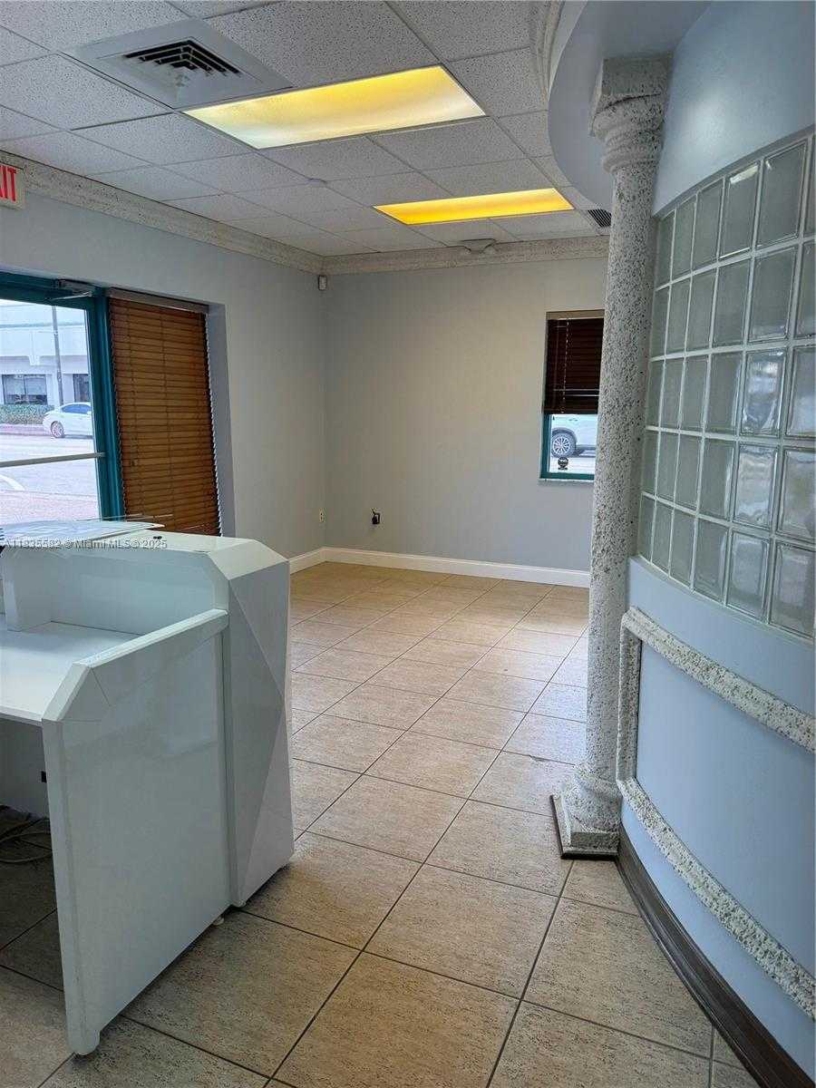 Small Image of 1955 TYLER ST, Hollywood Number 8