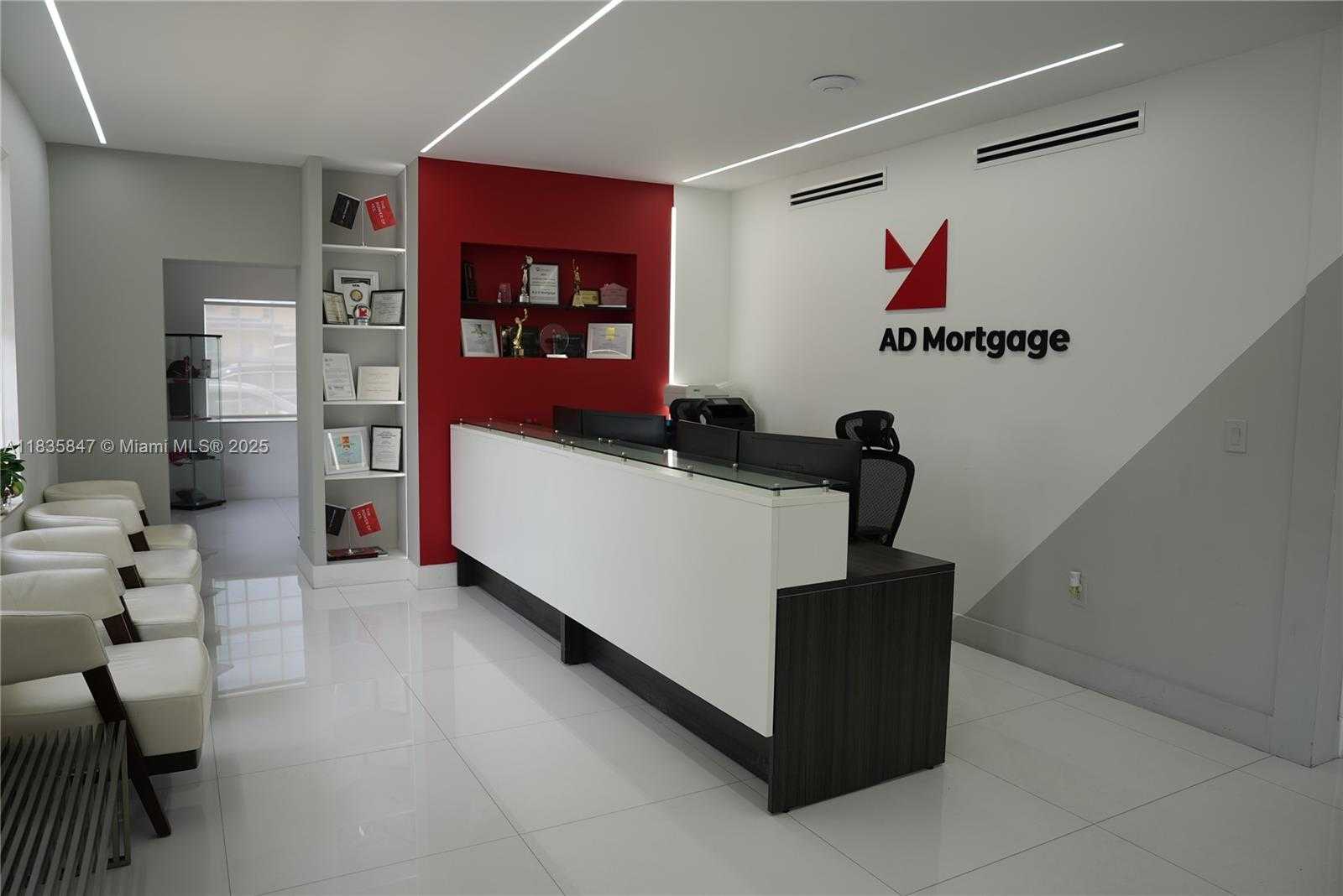 Small Image of Hollywood Number 4