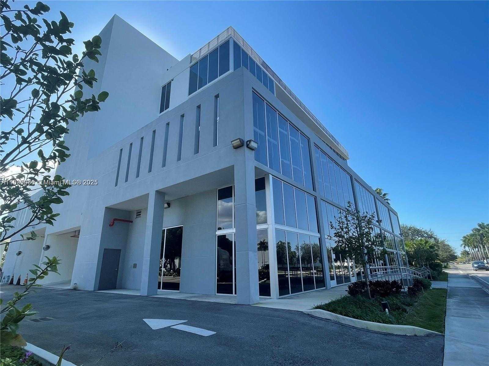 Small Image of 10450 NORTH WEST 33RD ST #101-102, Doral Number 11