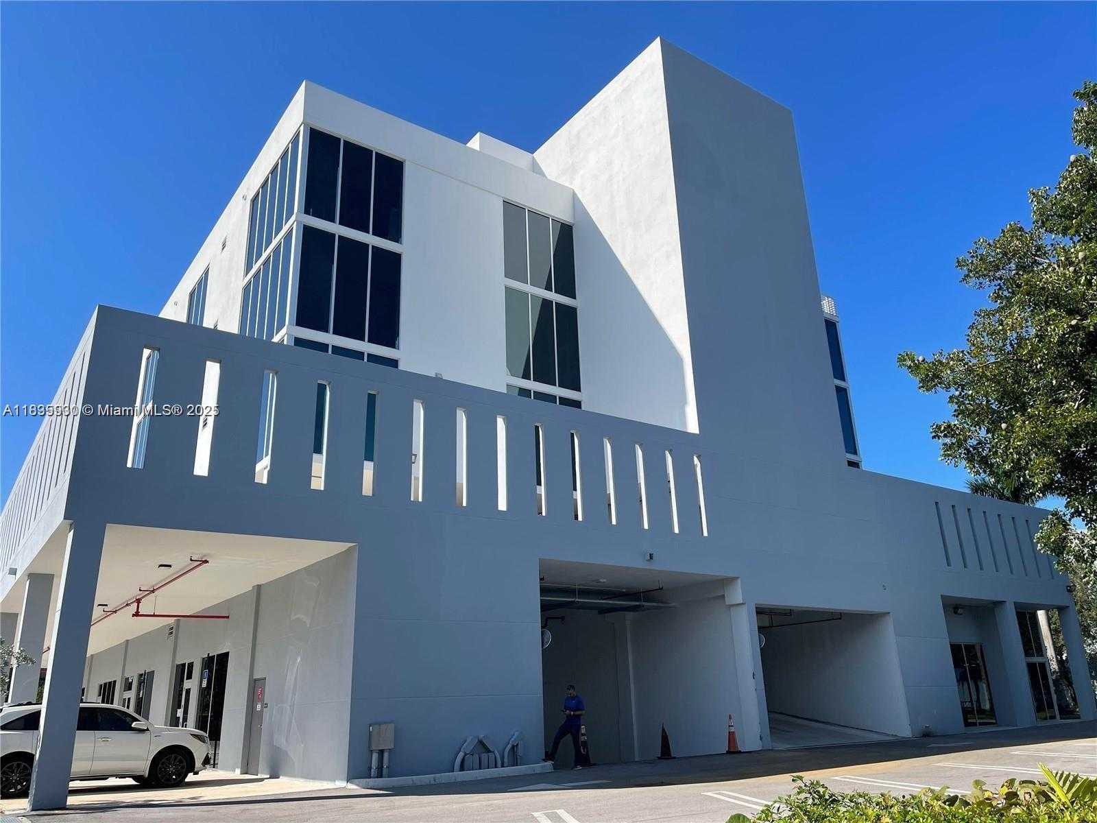 Small Image of 10450 NORTH WEST 33RD ST #101-102, Doral Number 12