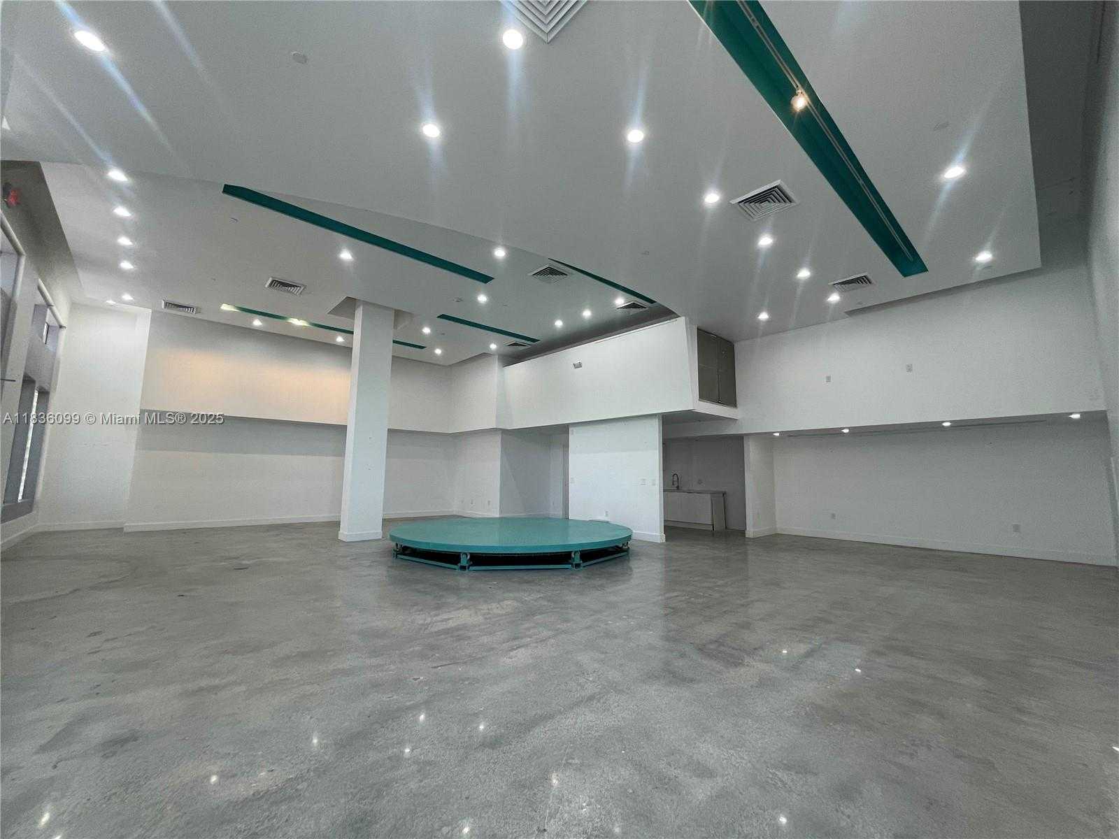 Small Image of 1451 OCEAN DR #CU-104, Miami Beach Number 2