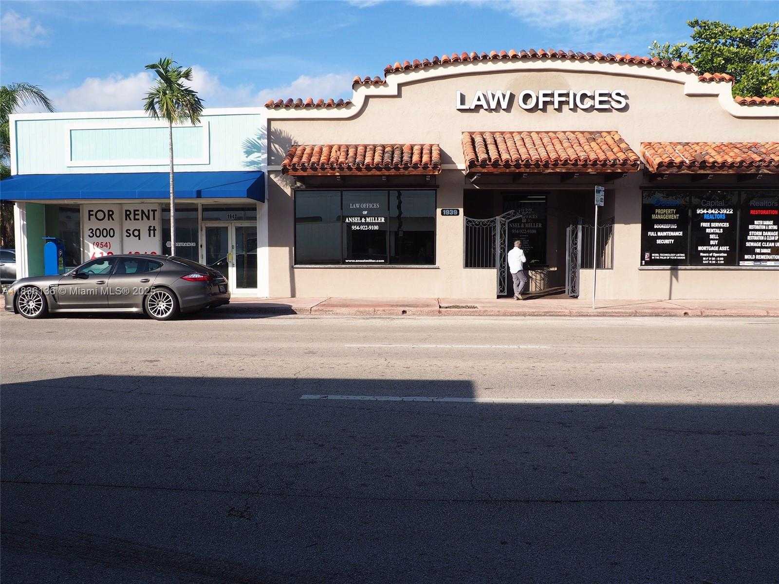 Small Image of 1943 TYLER ST, Hollywood Number 2