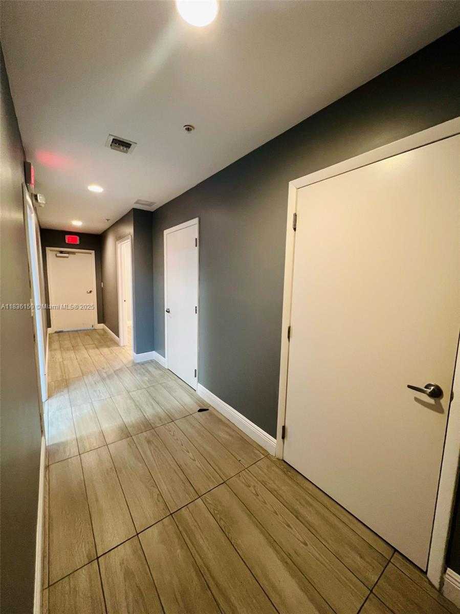 Small Image of 6360 NORTH WEST 99TH AVE, Doral Number 10