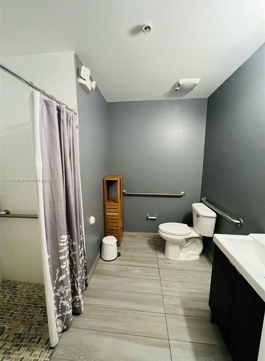 Small Image of 6360 NORTH WEST 99TH AVE, Doral Number 11