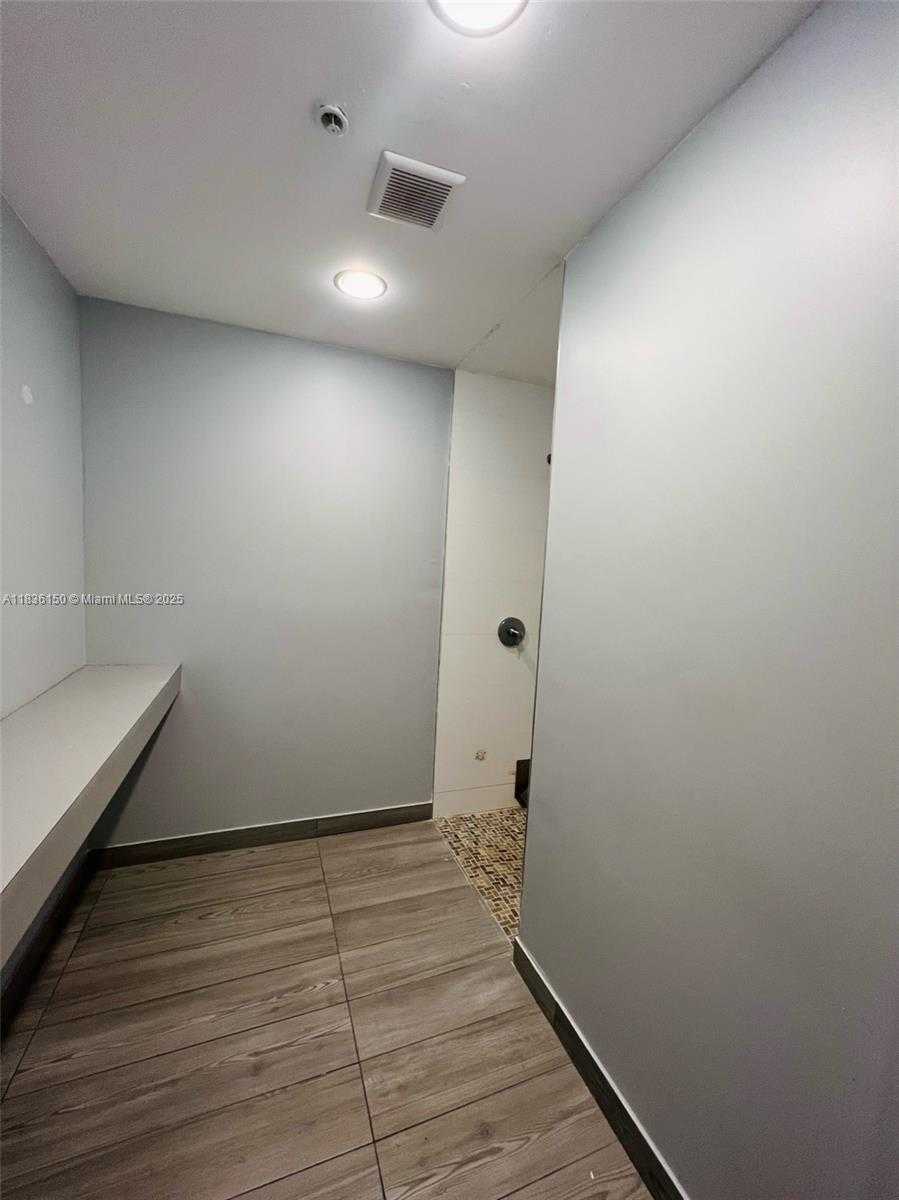 Small Image of 6360 NORTH WEST 99TH AVE, Doral Number 13
