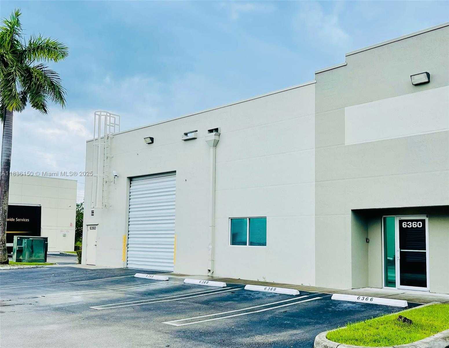 Small Image of 6360 NORTH WEST 99TH AVE, Doral Number 2