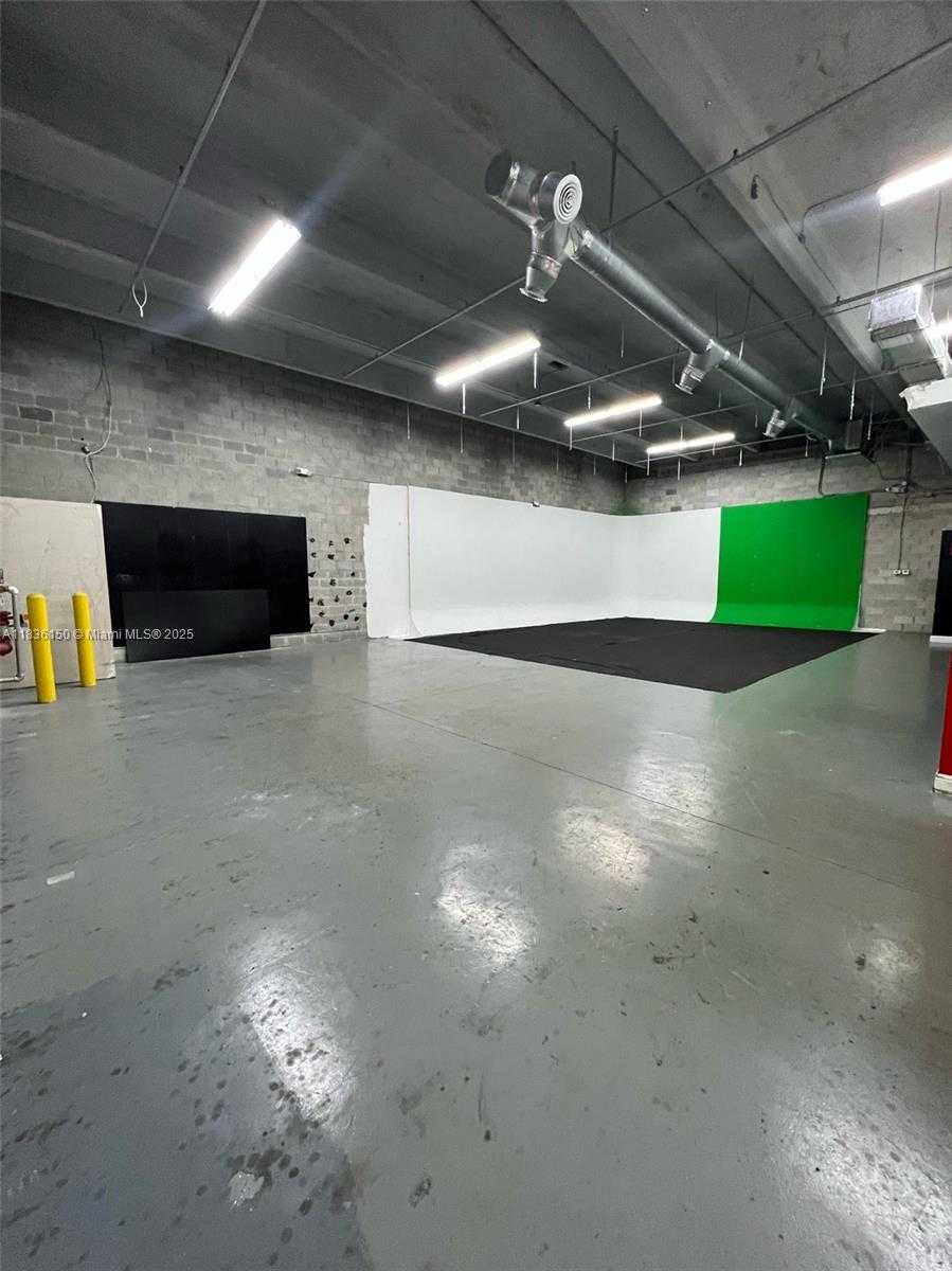 Small Image of 6360 NORTH WEST 99TH AVE, Doral Number 7