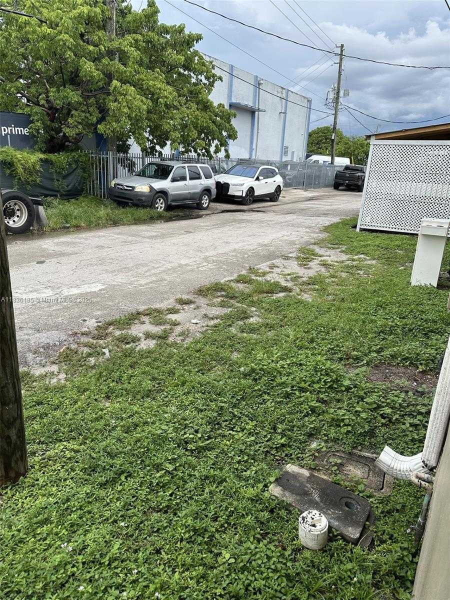 Small Image of 13715 NORTH WEST 7TH AVE #45, North Miami Number 26
