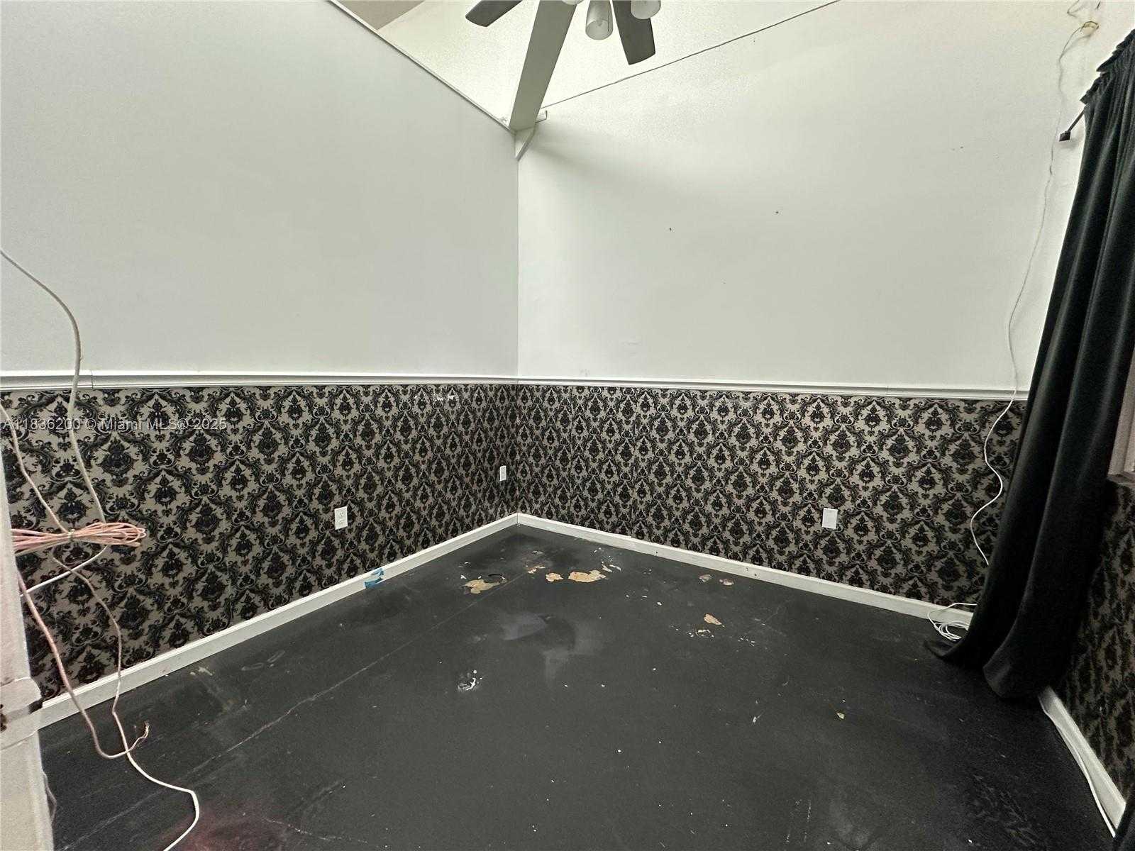 Small Image of 2029 HARRISON ST #4, Hollywood Number 5