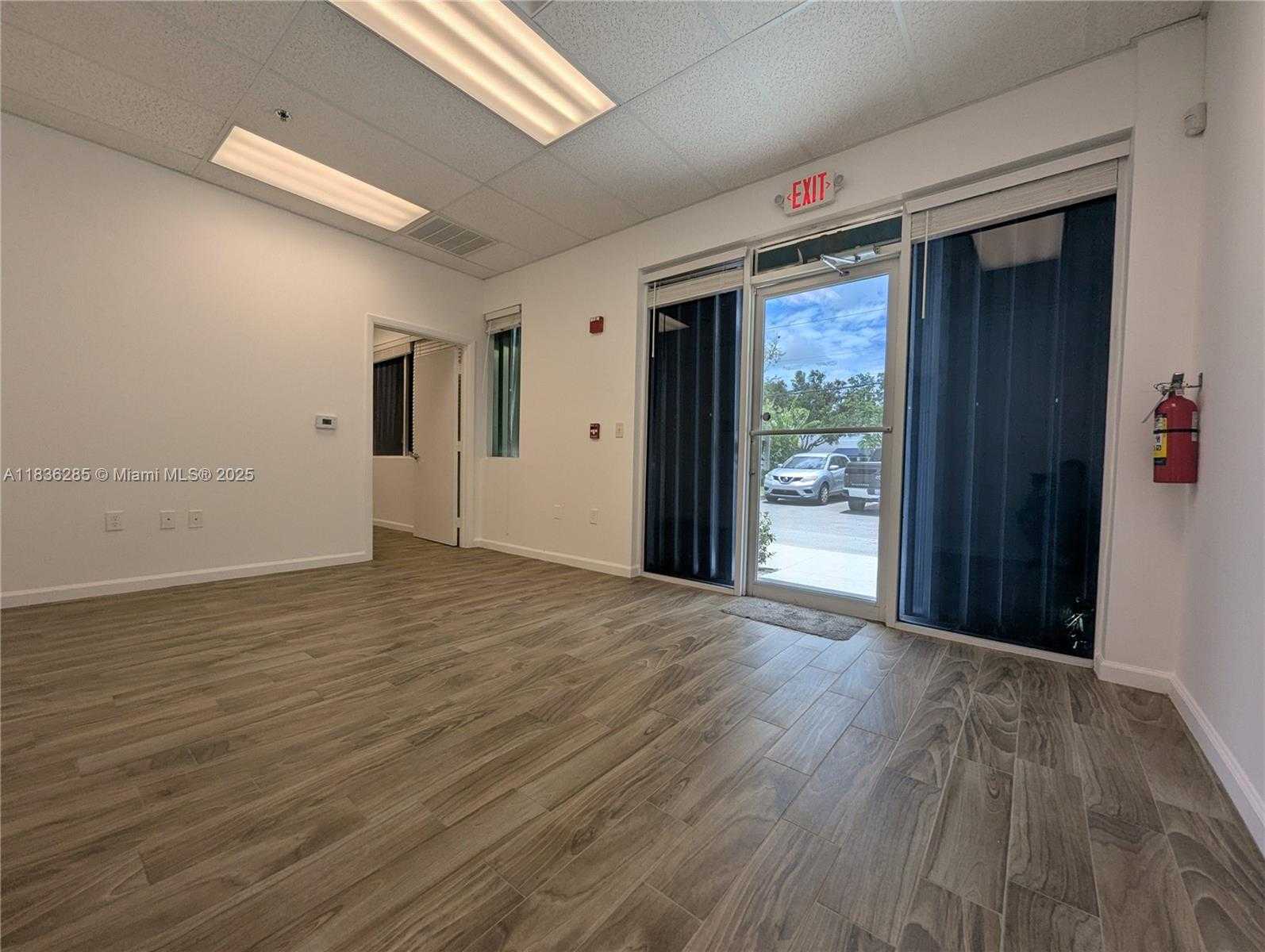 Small Image of 585 NORTH WEST MERCANTILE PLACE 107 #Unit C-8, Port St. Lucie Number 5