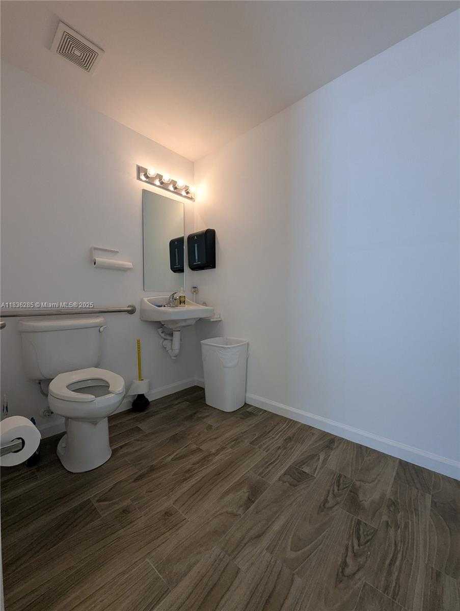 Small Image of 585 NORTH WEST MERCANTILE PLACE 107 #Unit C-8, Port St. Lucie Number 7