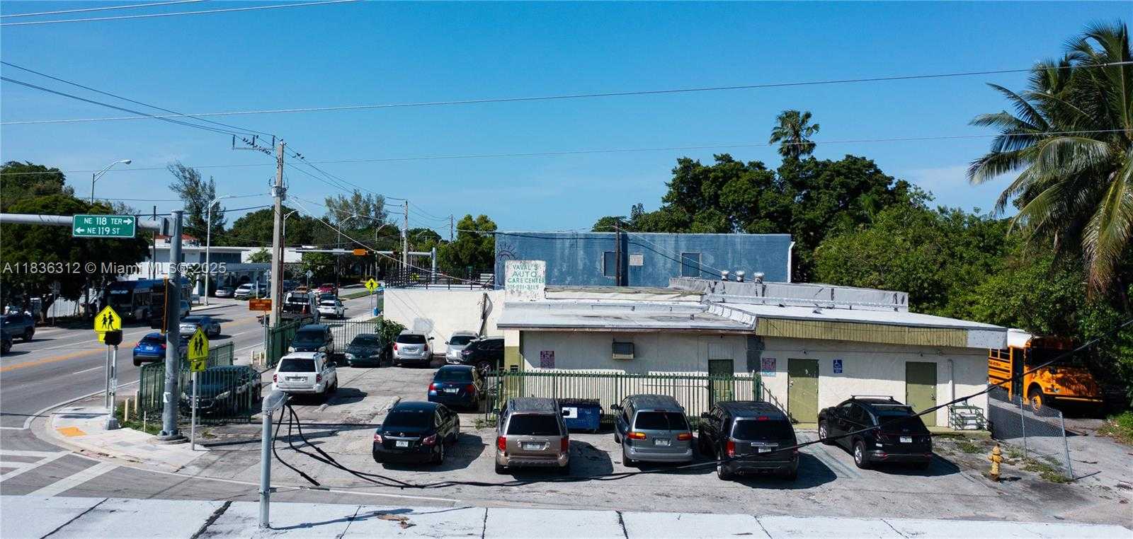 Small Image of 11851 WEST DIXIE HWY, Miami Number 3