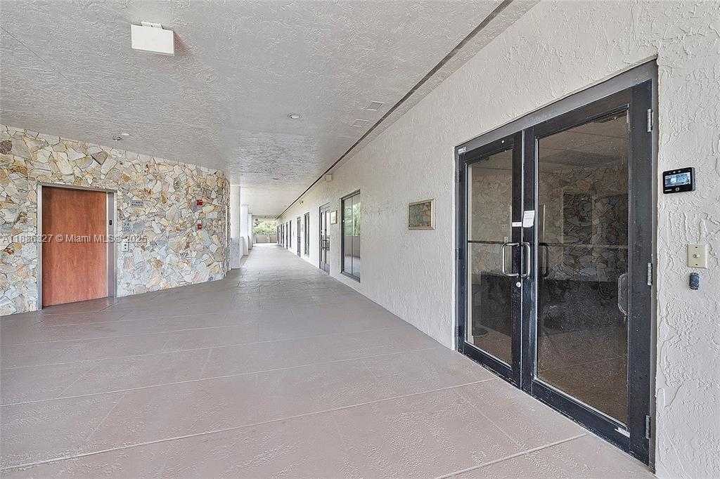 Small Image of 2699 STIRLING RD #306-A, Hollywood Number 10