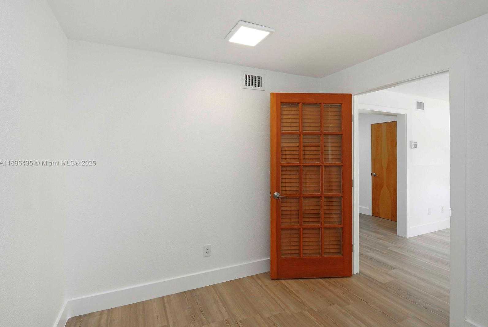 Small Image of 2930 NORTH WEST 108TH AVE #2930, Doral Number 5