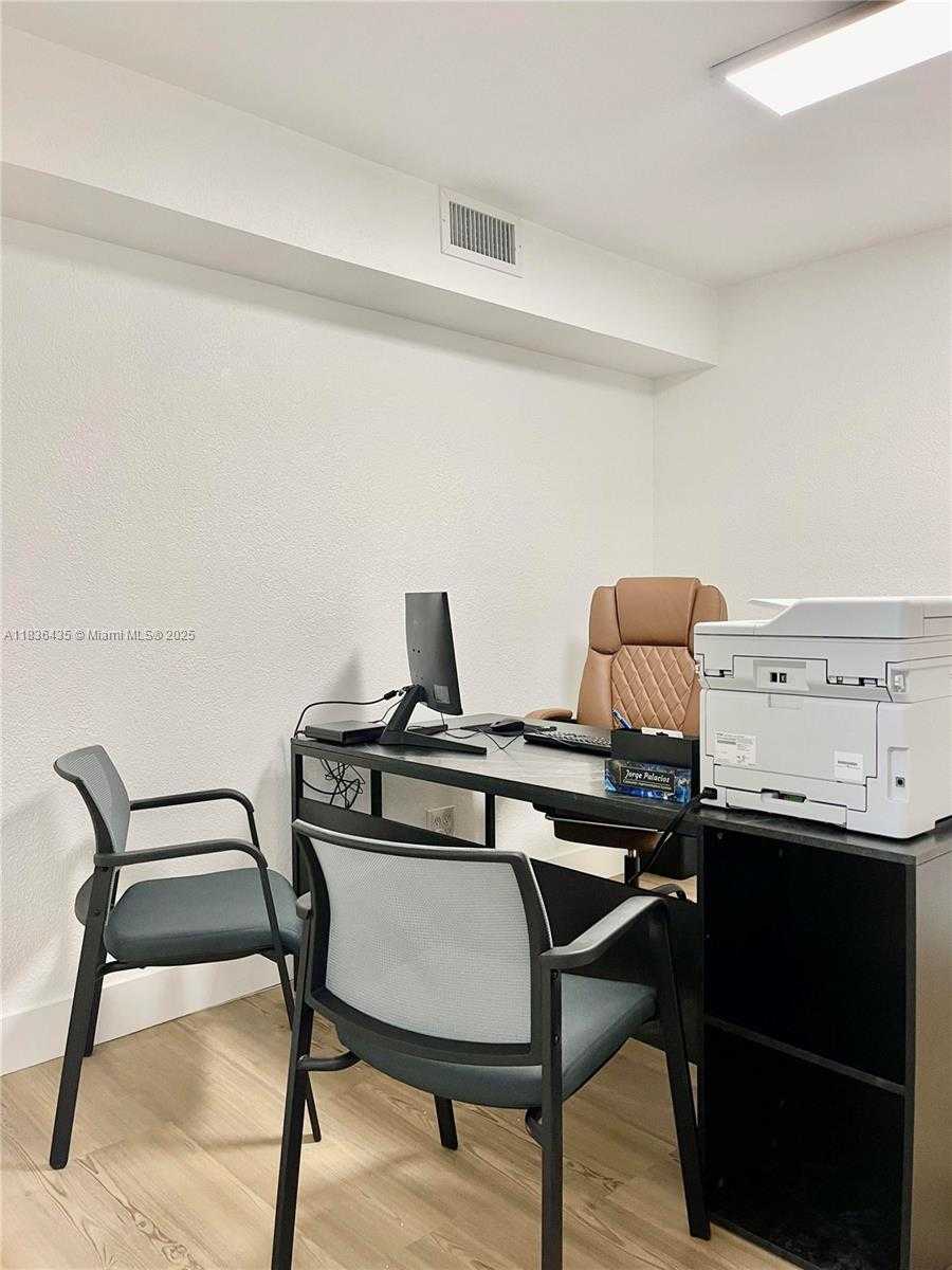 Small Image of 2930 NORTH WEST 108TH AVE #2930, Doral Number 7