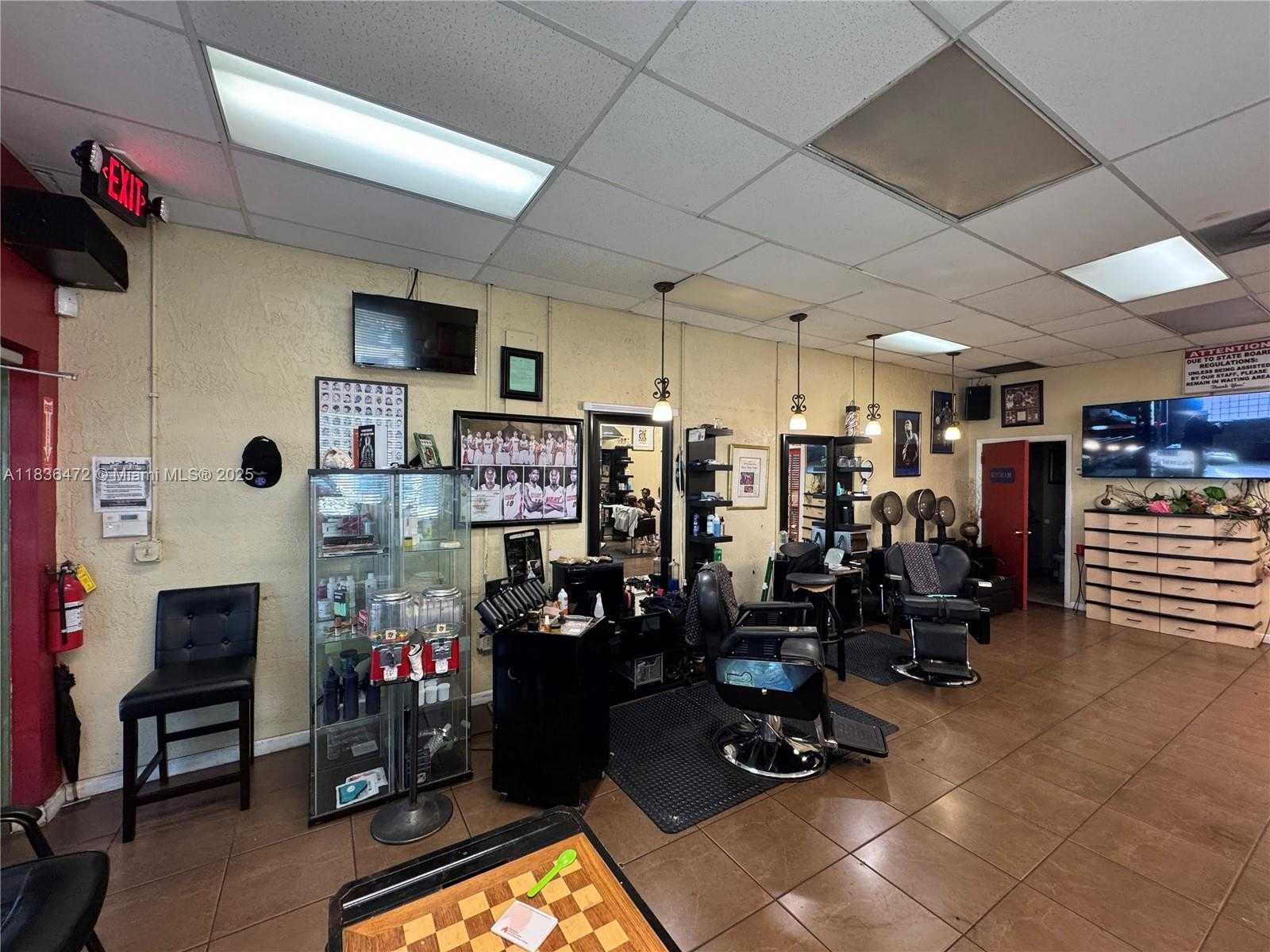 Small Image of 5105 NORTH DIXIE HWY, Deerfield Beach Number 14