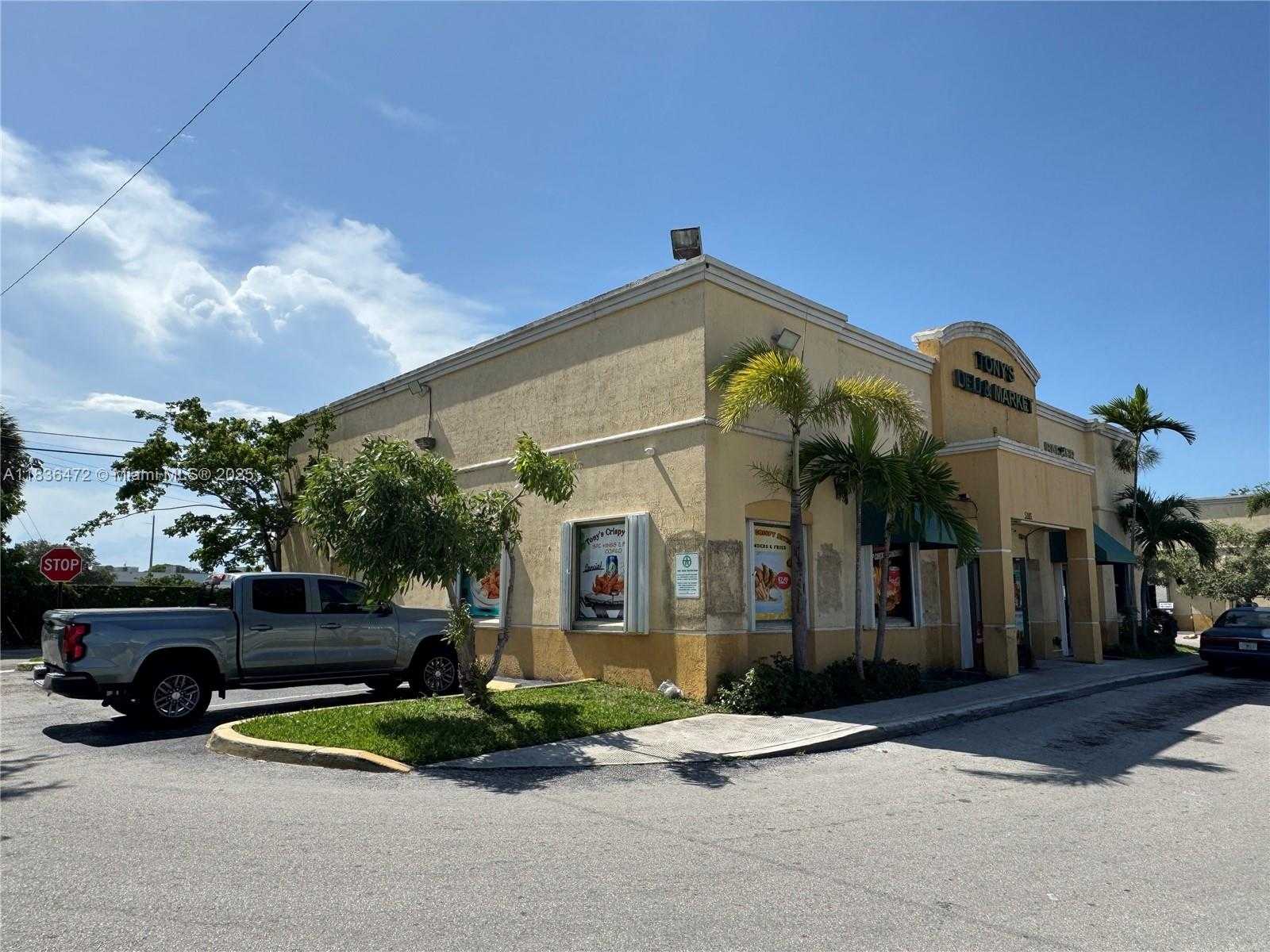 Small Image of 5105 NORTH DIXIE HWY, Deerfield Beach Number 2