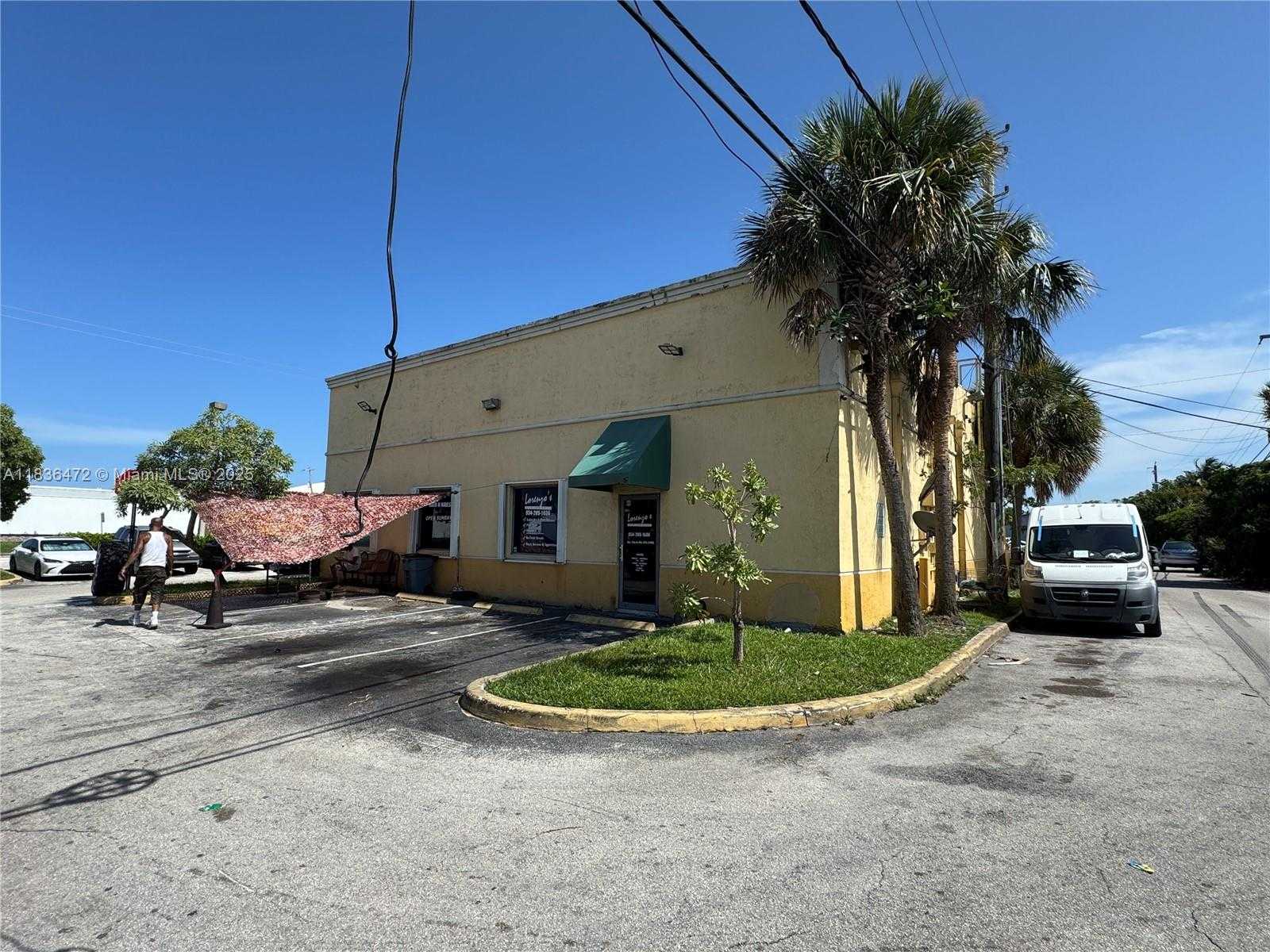 Small Image of 5105 NORTH DIXIE HWY, Deerfield Beach Number 5