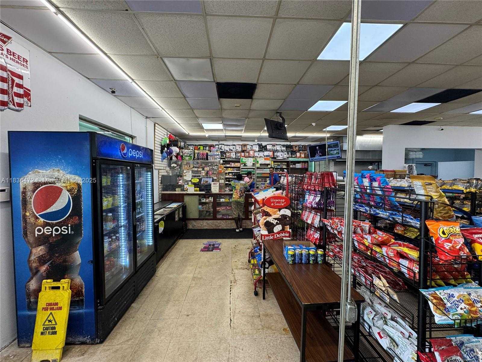 Small Image of 5105 NORTH DIXIE HWY, Deerfield Beach Number 9