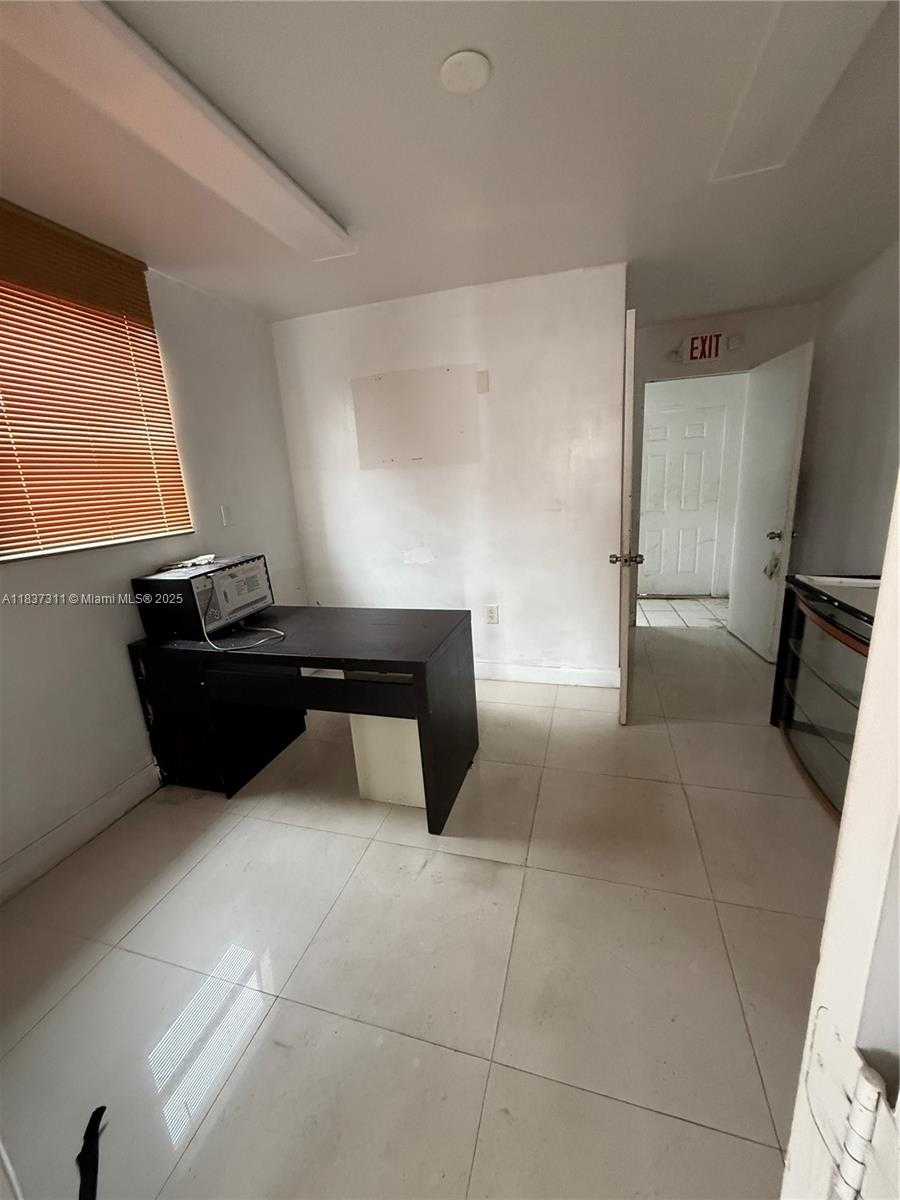 Small Image of 5840 PLUNKETT ST, Hollywood Number 9